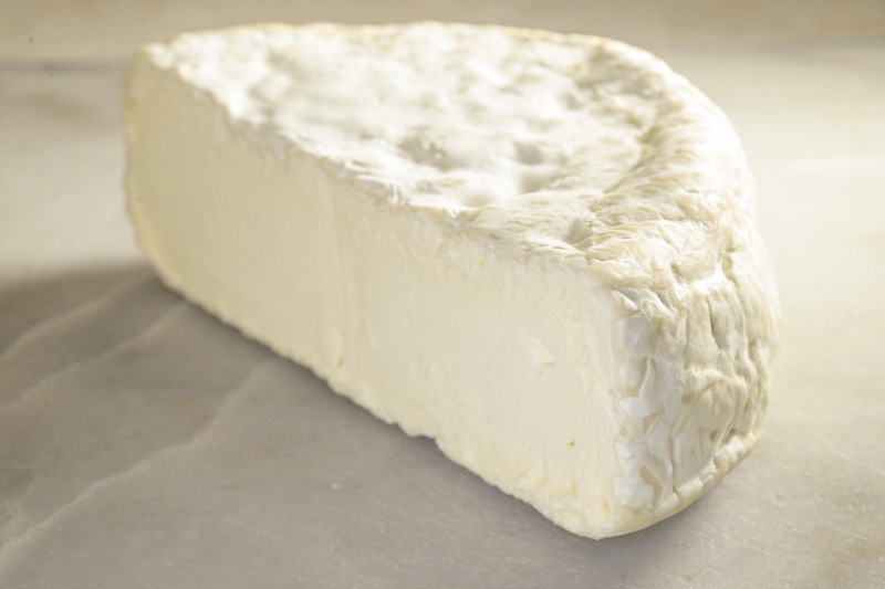 シャンパーニュにおすすめのチーズ「デリス ド ブルゴーニュ」